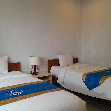 Hotel Dhyana Pura Kapal Екстериор снимка