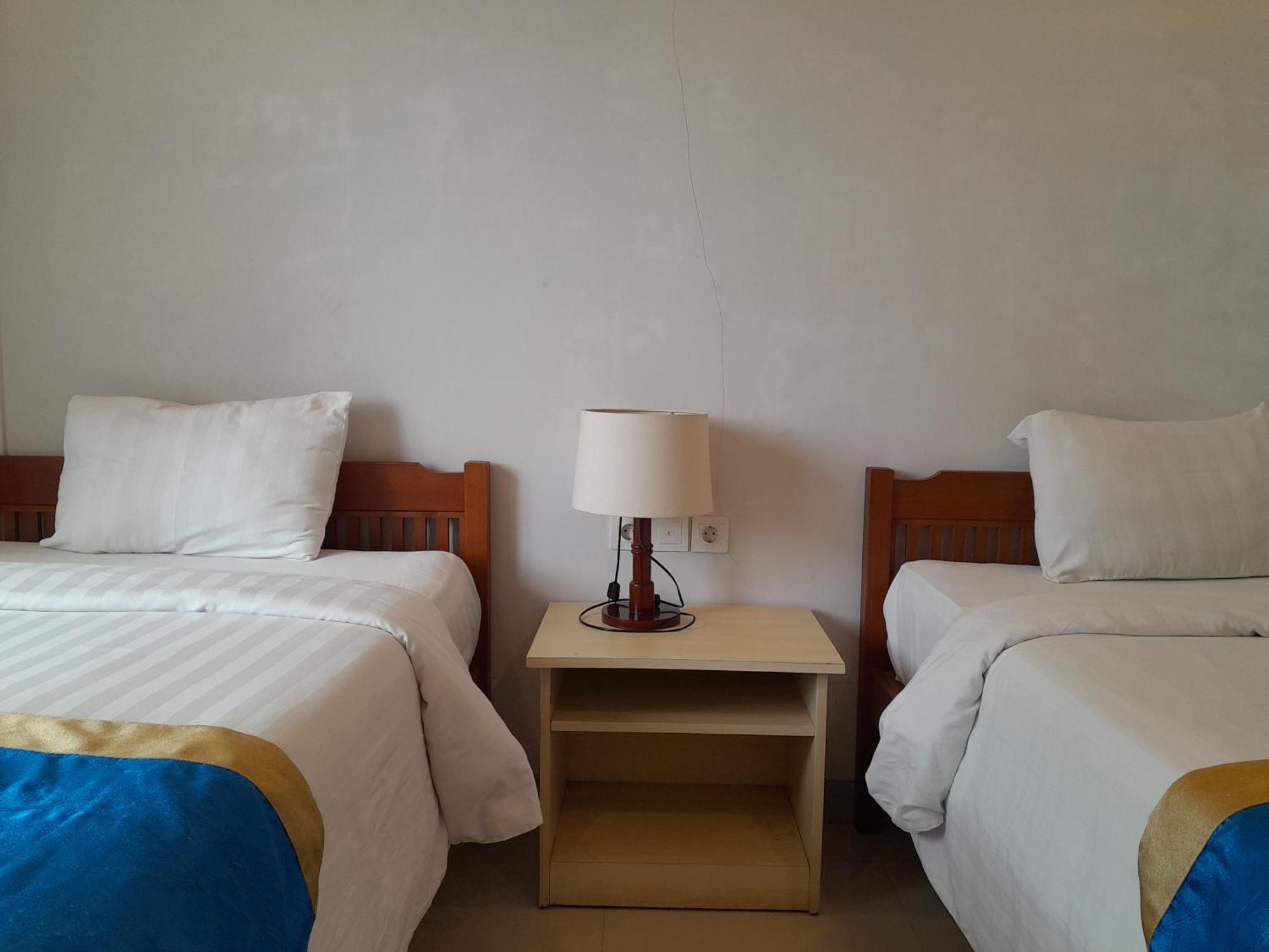Hotel Dhyana Pura Kapal Екстериор снимка