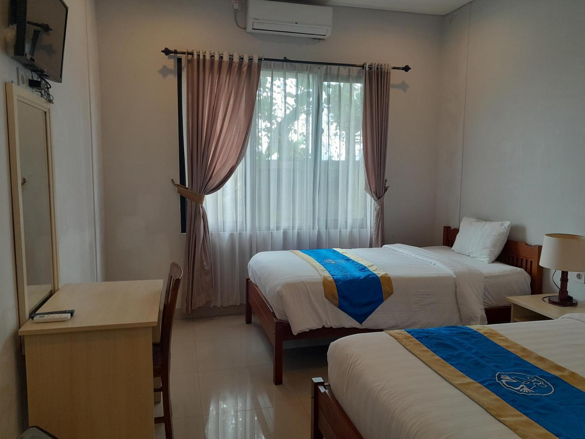 Hotel Dhyana Pura Kapal Екстериор снимка