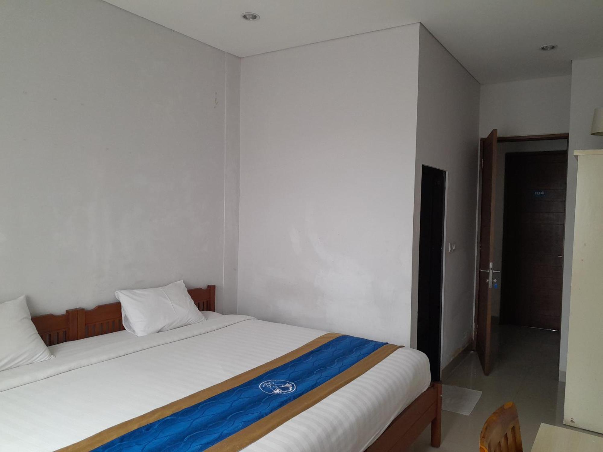 Hotel Dhyana Pura Kapal Екстериор снимка