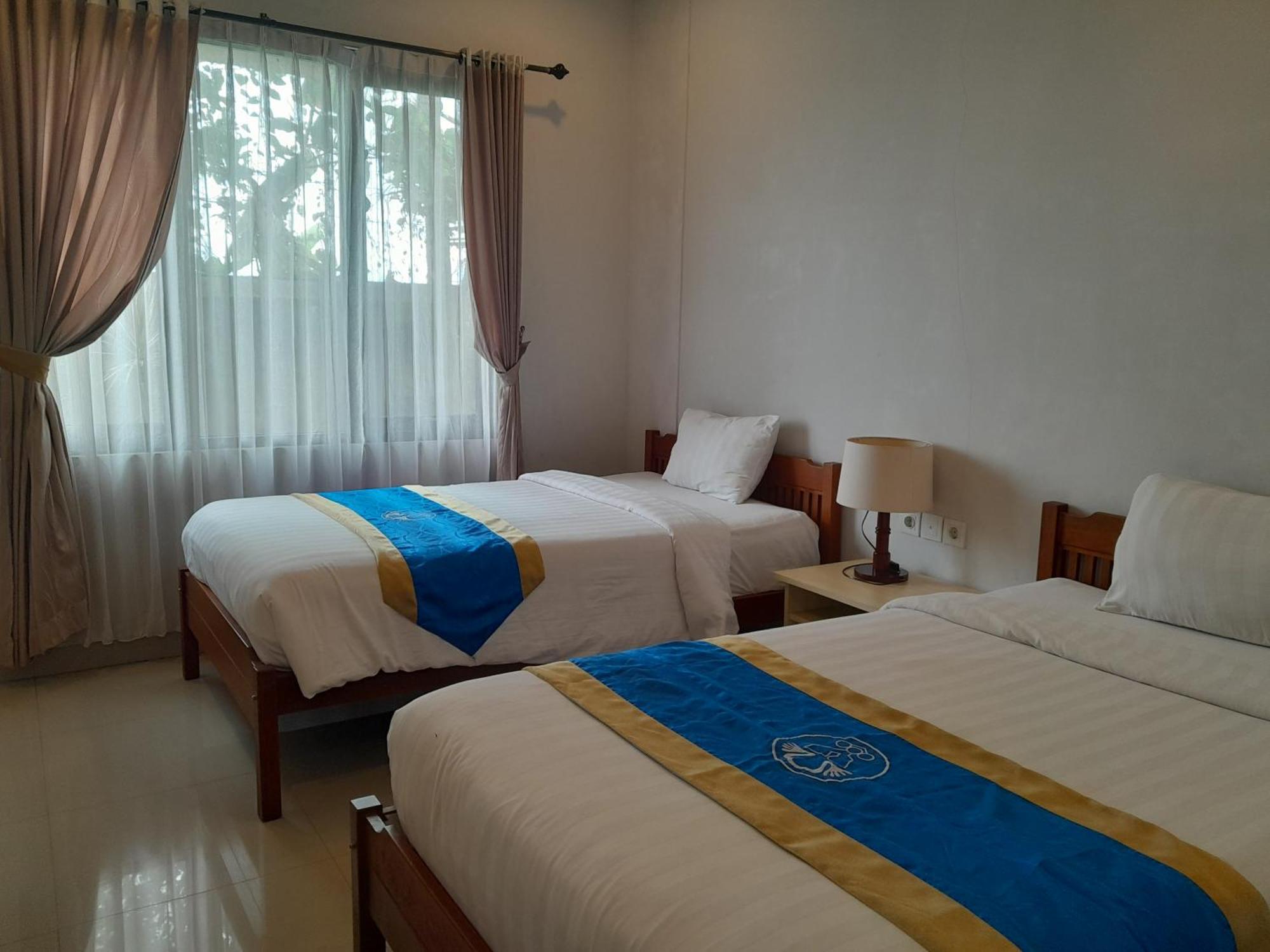 Hotel Dhyana Pura Kapal Екстериор снимка